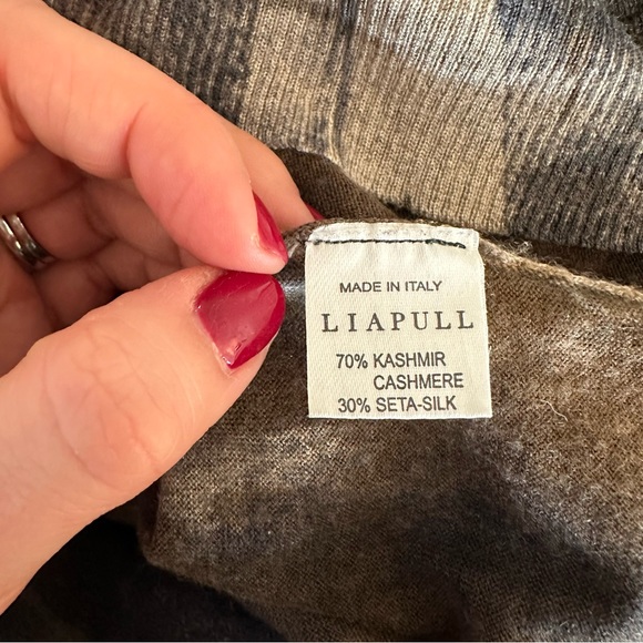 Cashmere and Silk Sweater - Picture 4 of 7